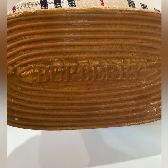 Authentic Burberry bag 🔥🔥 - Picture 5 of 11